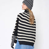Two-Tone Striped Knitted Ruana Scarf: BLK / ONE SIZE