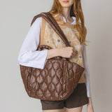 Wave Padded Shoulder Bag: BUR / ONE SIZE